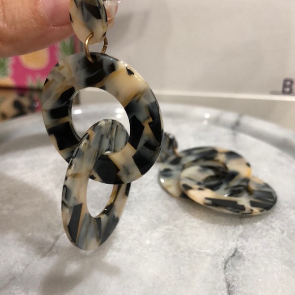 5/$25 Black, Gold, Cream & Gray Earrings - Picture 2 of 4